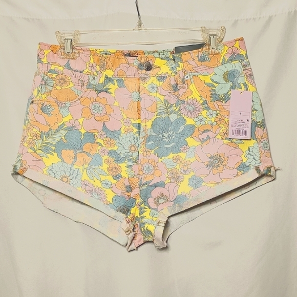 wild fable Pants - NWT wild fable High Rise Cheeky 5-pocket Multi-Floral Cotton Denim Shorts 6/28